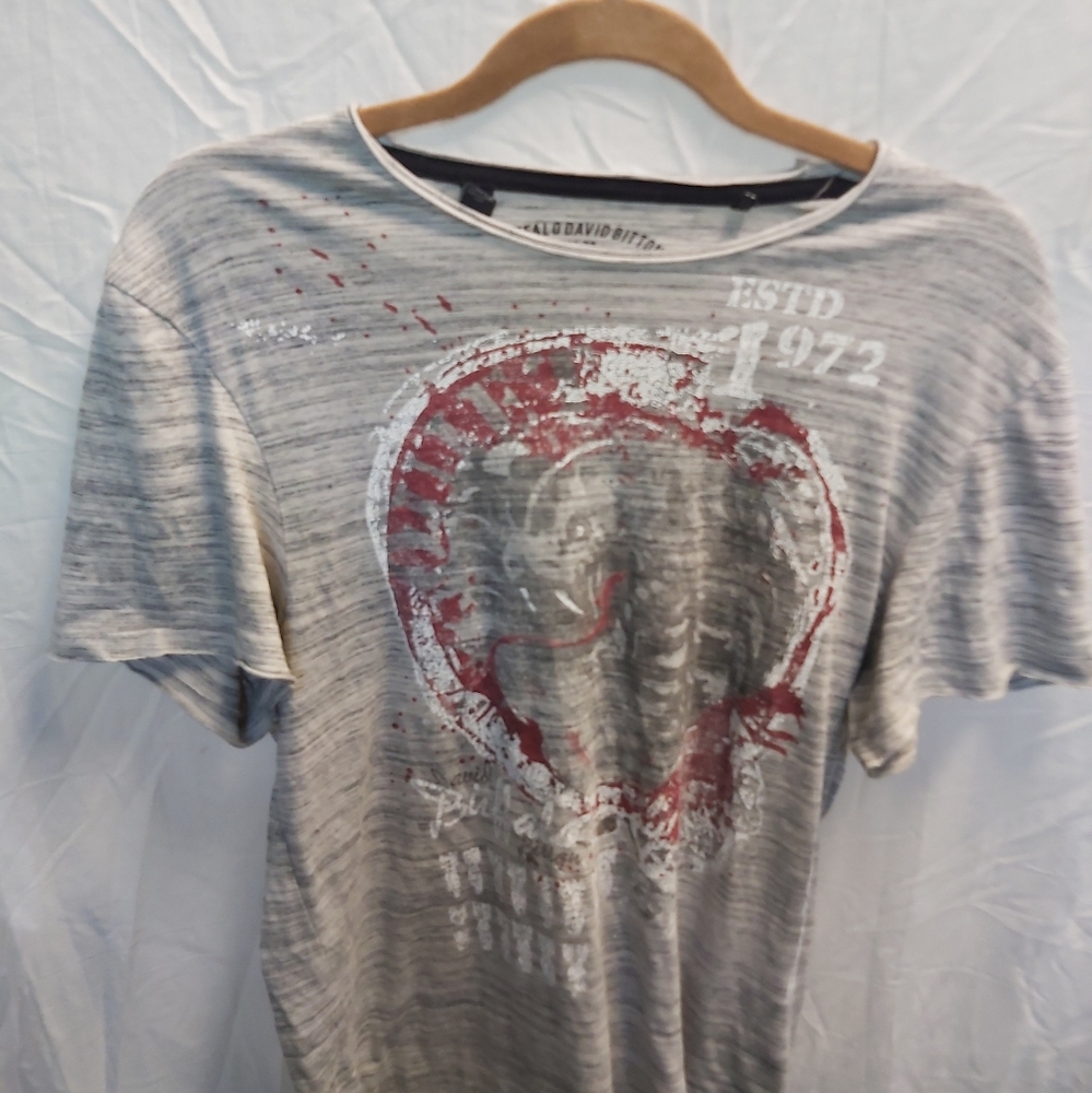 Guess t shirt